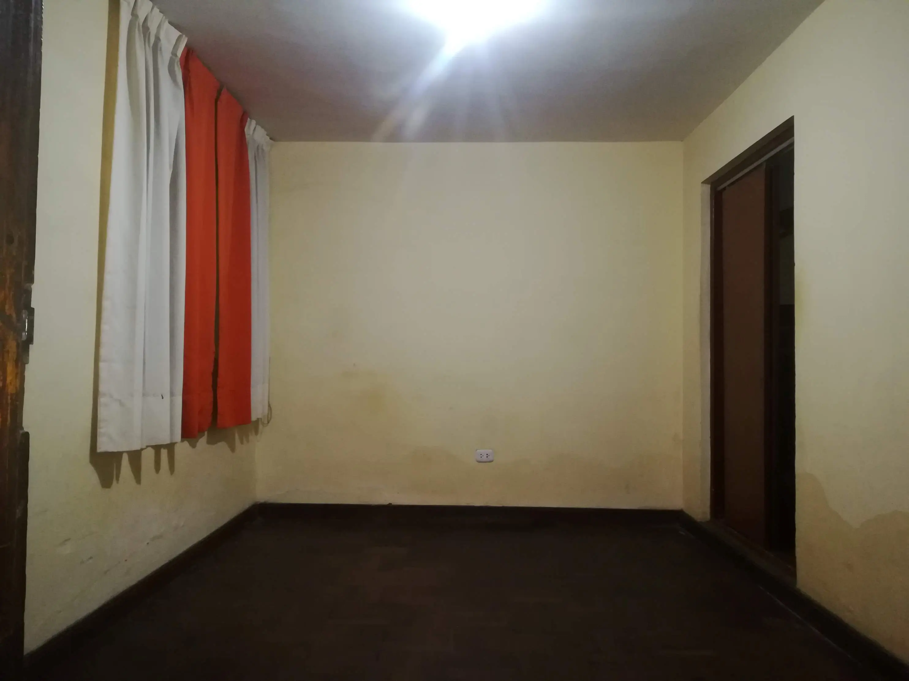 SE ALQUILA HABITACIÓN EN ZONA CÉNTRICA DE LINCE