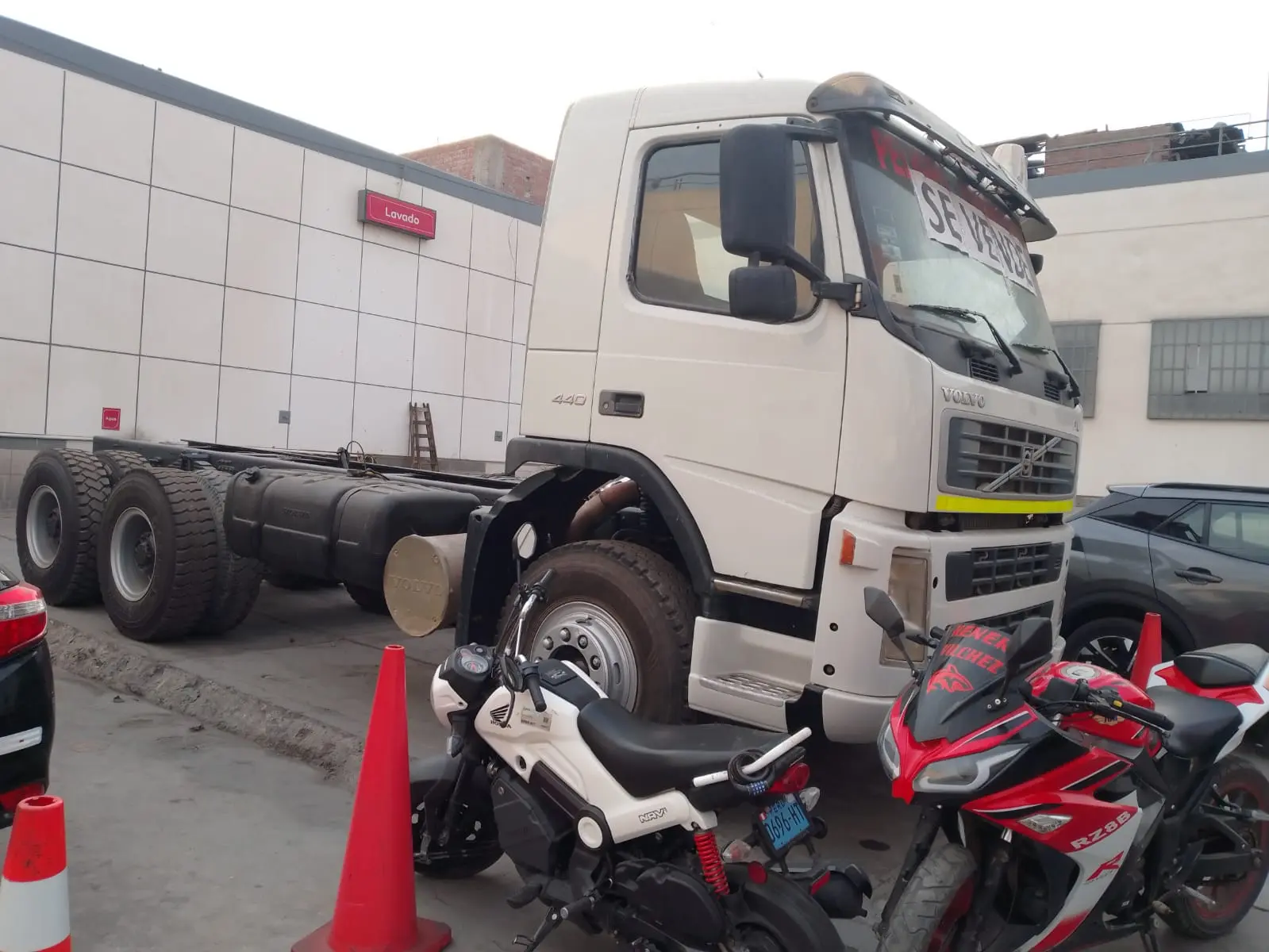 CAMION TRACTO MARCA VOLVO MODELO FM6X4R