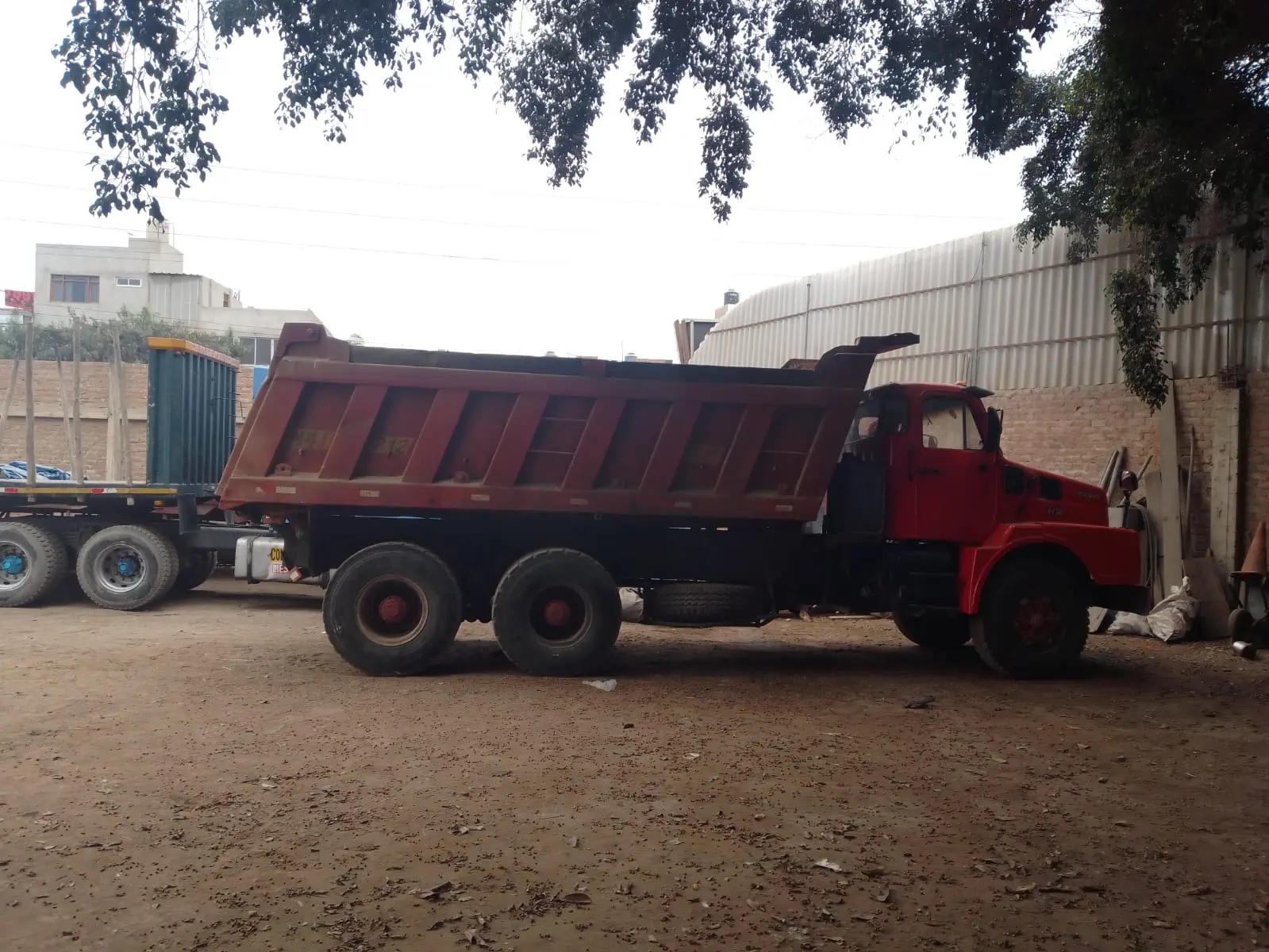 VOLQUETE VOLVO TORTOON N12