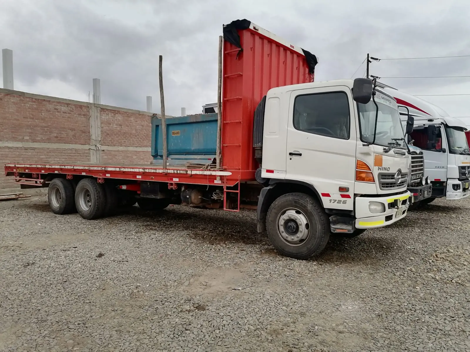 TRANSPORTE DE CARGAS Y MUDANZAS