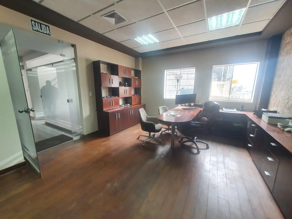 VENDO LOCAL INDUSTRIA LIVIANA - V.E. SALVADOR