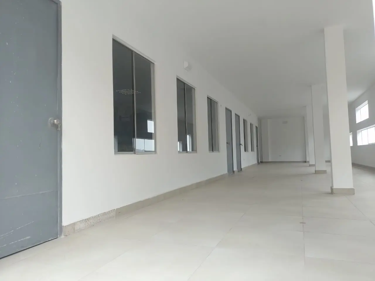 VENDO LOCAL INDUSTRIA LIVIANA - V.E. SALVADOR