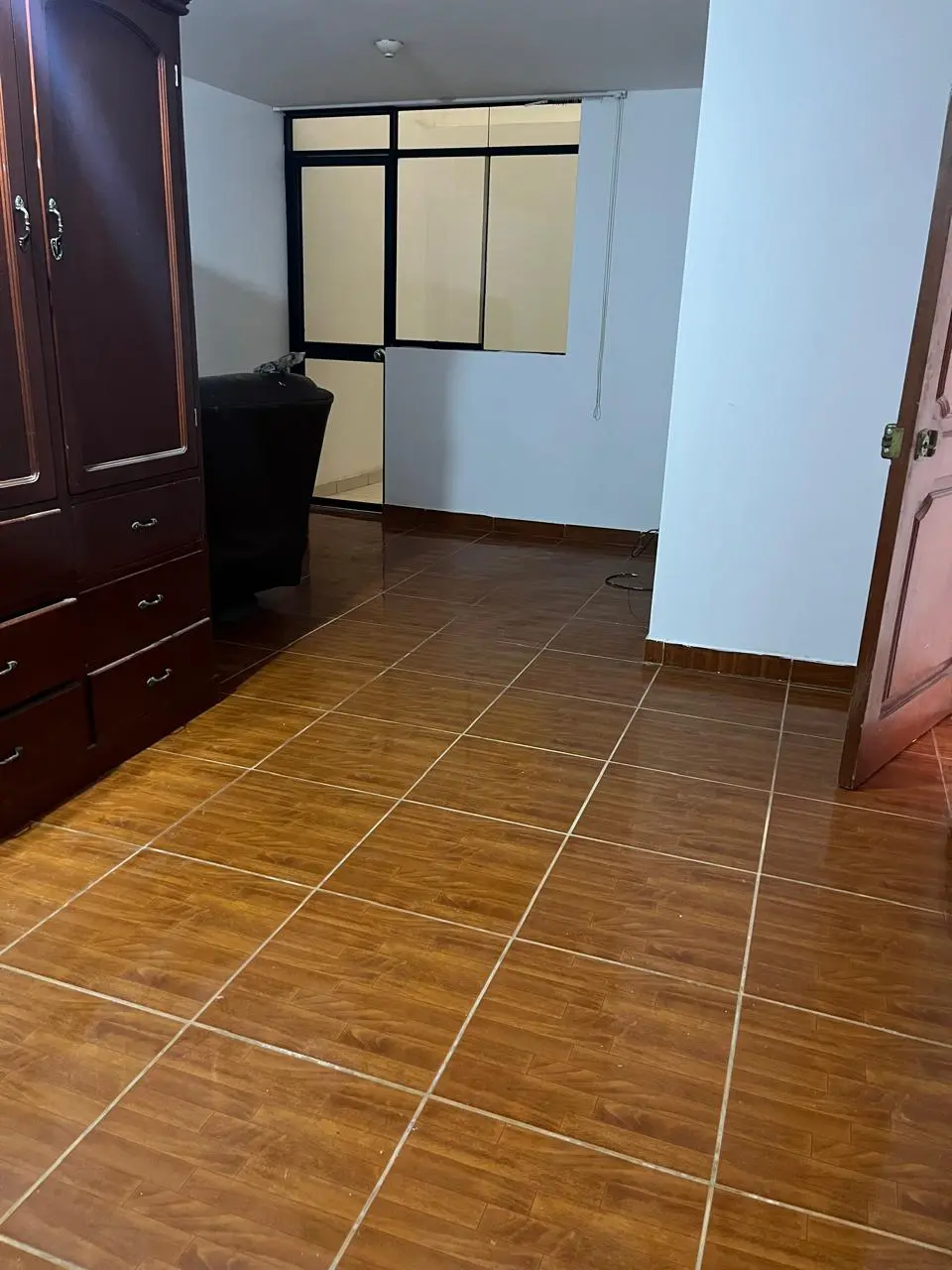 Alquilo amplio departamento cerca a Metro Angamos Cajamarca