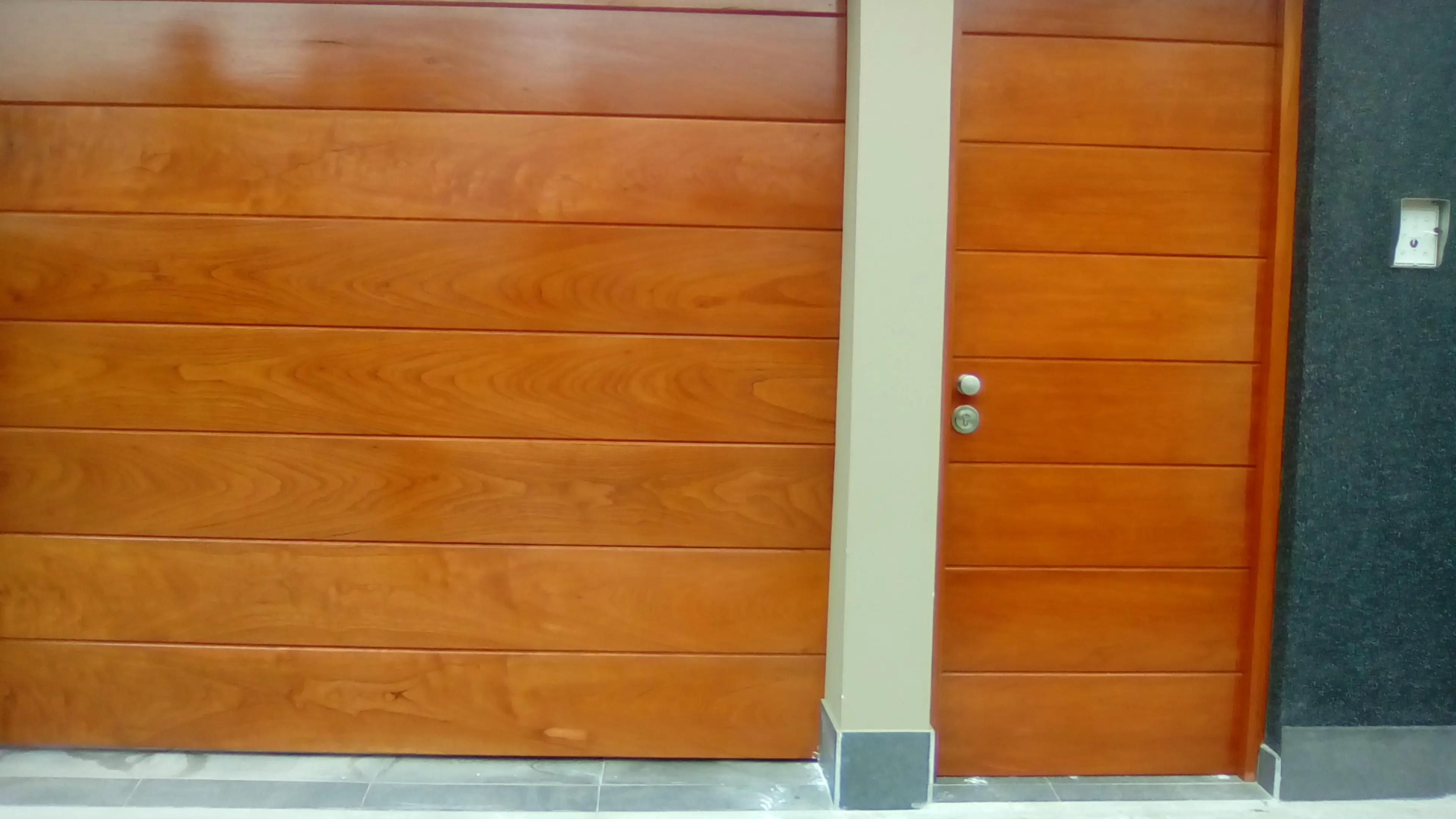 FABRICACION DE PUERTAS LEVADIZAS EN LIMA- VICMA