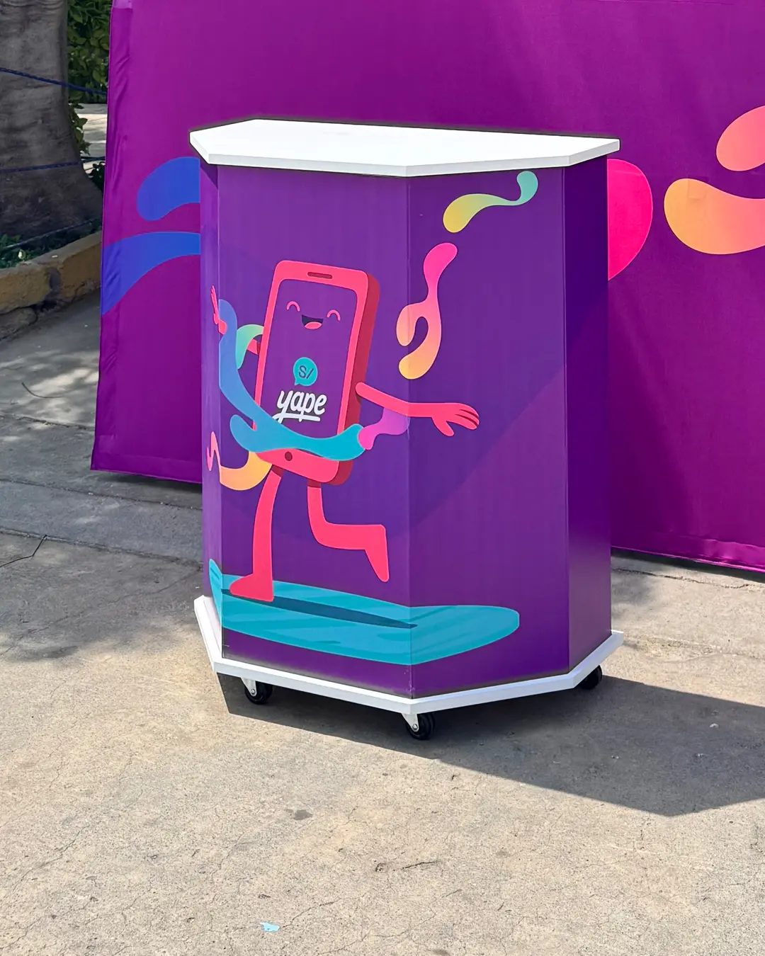 MODULO COUNTER HEXAGONAL PUBLICITARIO PARA EVENTOS EN LIMA