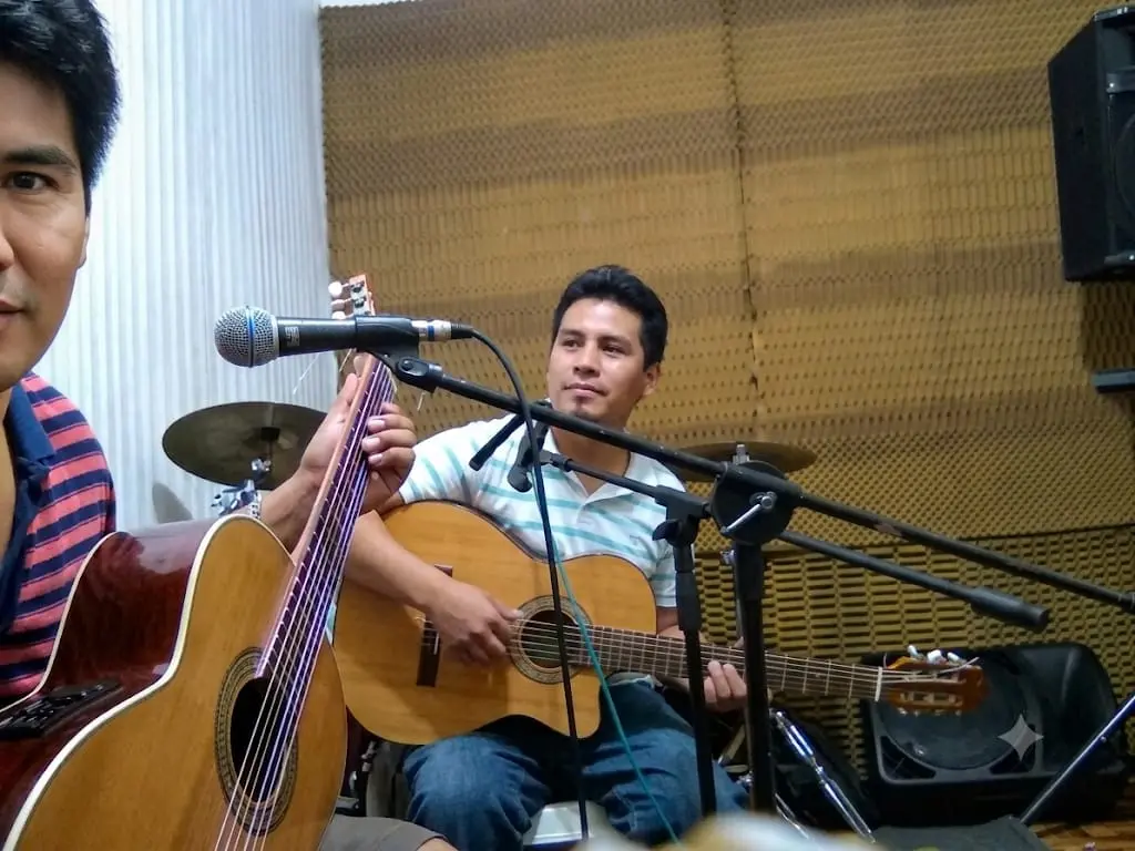CLASES DE GUITARRA EN LIMA PERU