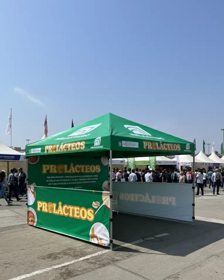 Toldo Publicitario Pirámide con Cerco y Fondo para Eventos
