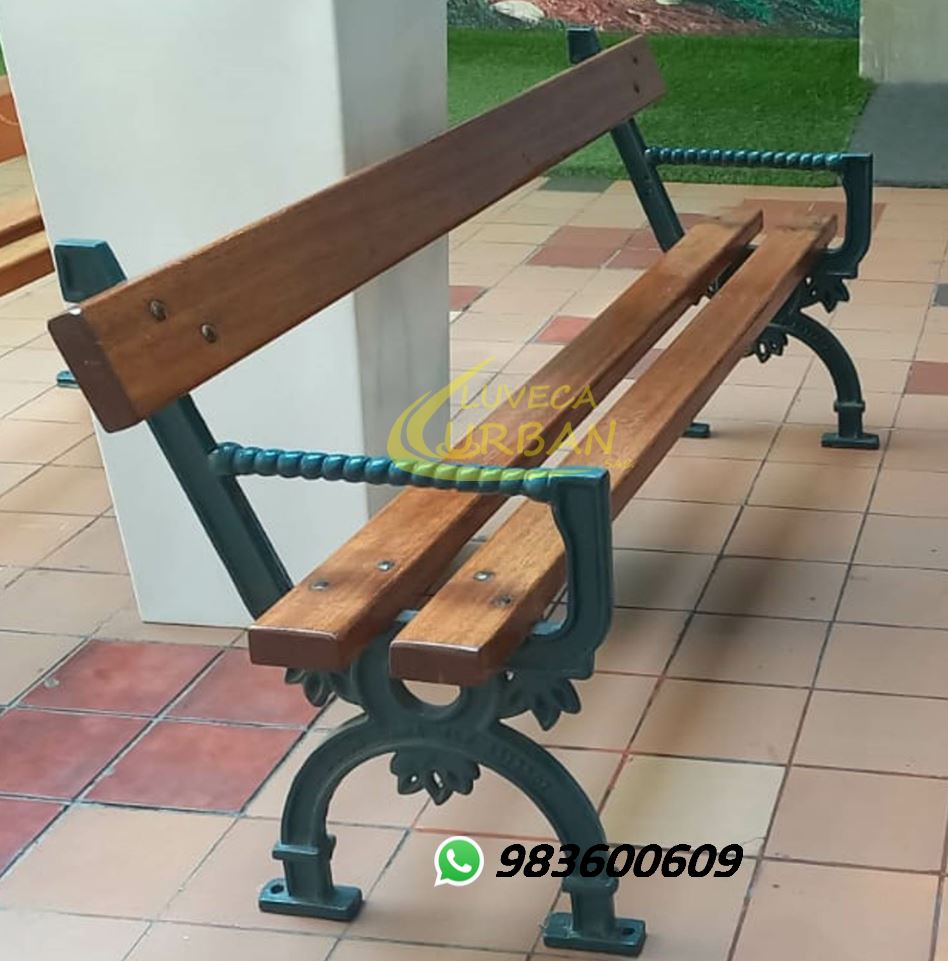 POSTES Y BANCAS EN FIERRO FUNDIDO