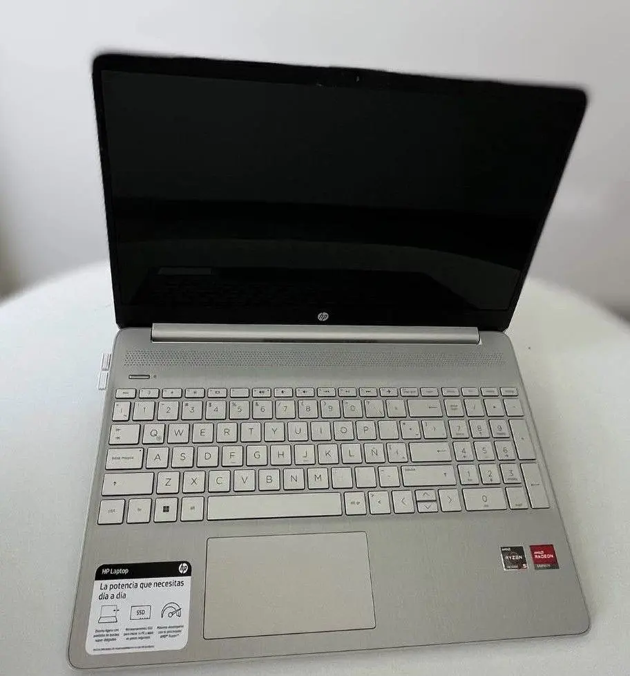 Laptop HP 15-ef2xxx Ryzen 5 16GB RAM SSD 512GB 