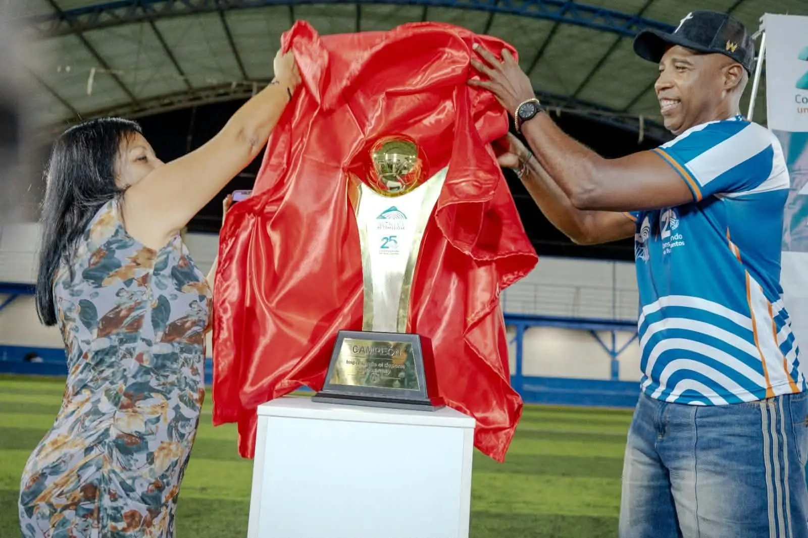 TROFEOS Y COPAS CORPORATIVAS 