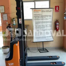 VENTA DE APILADOR ELÉCTRICO 1.2 TN