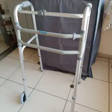 ANDADOR PLEGABLE ALUMINIO C RUEDAS WHATSAPP 975586462