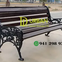 POSTES Y BANCAS EN FIERRO FUNDIDO