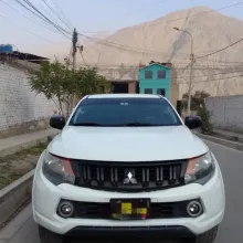 SE VENDE CAMIONETA MITSUBISHI L200 4X2