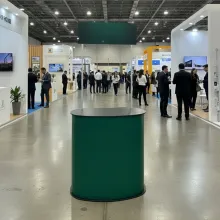 Módulo Curvo Plegable Counter de Diseño Profesional