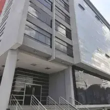 VENDO OFICINA Y ESTACIONAMIENTO EN EDIFICIO NASYA II Av. Ejército Yanahuara.